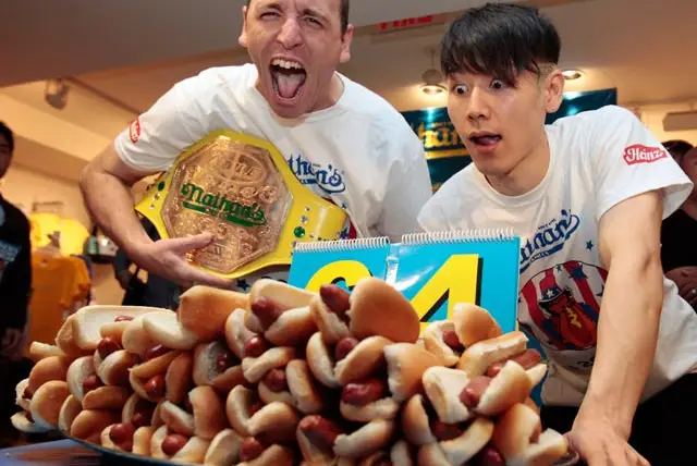 Joey Chestnut and Takeru Kobayashi get ready for hot dogs!